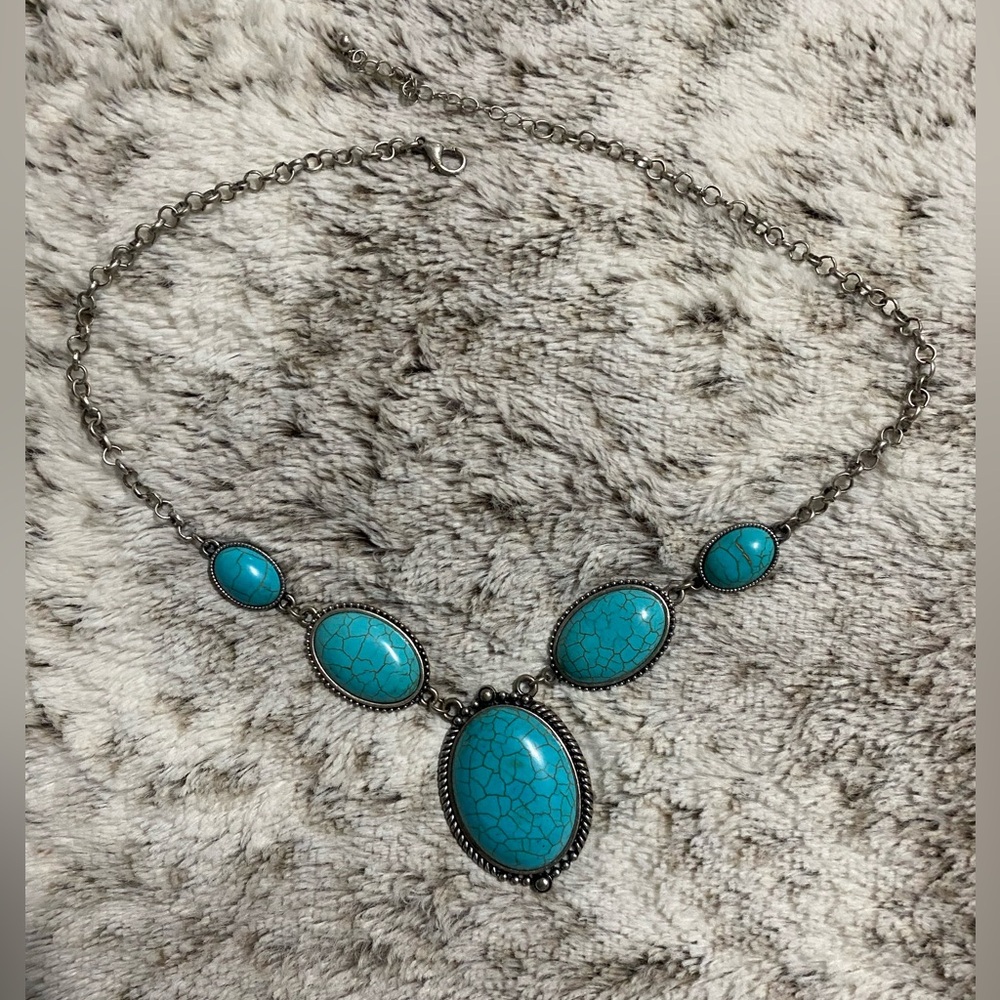Brand newTurquoise necklace